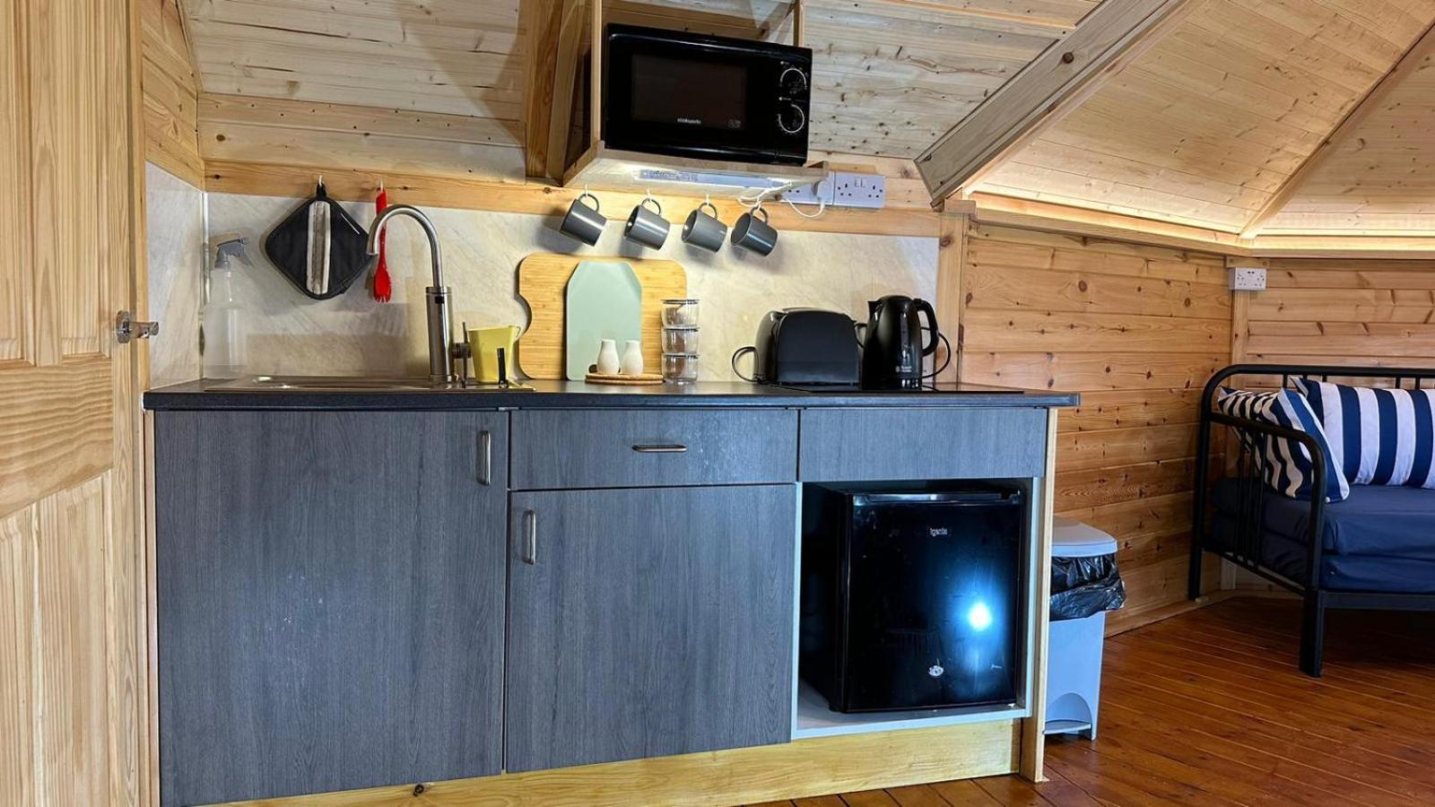 Holly Tree Glamping Cabins Wigglesworth Esterno foto