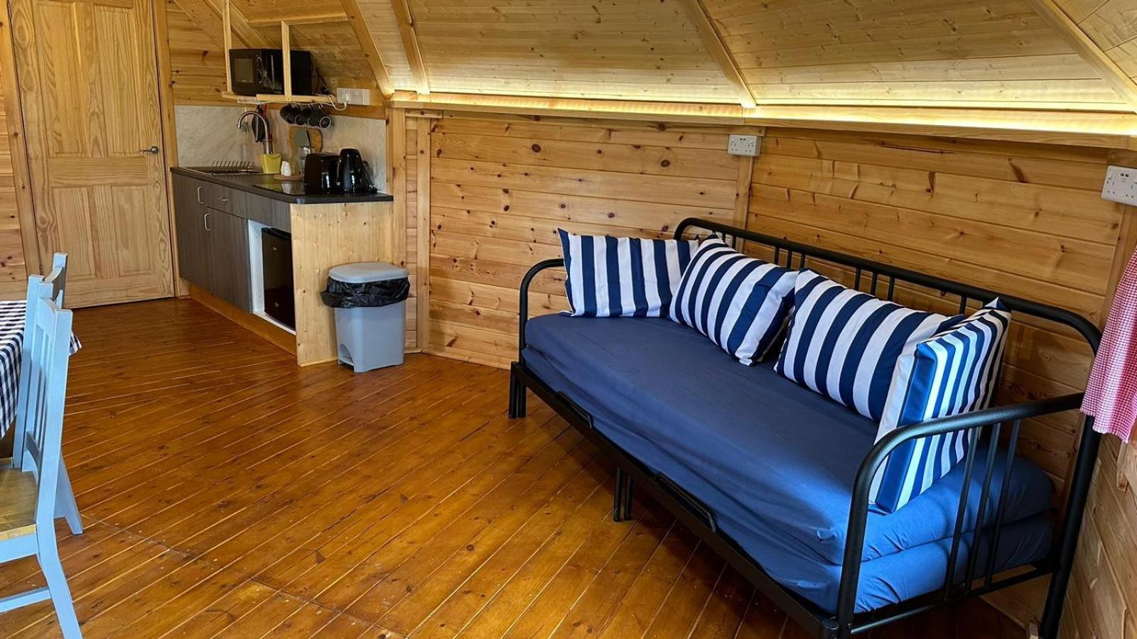 Holly Tree Glamping Cabins Wigglesworth Esterno foto